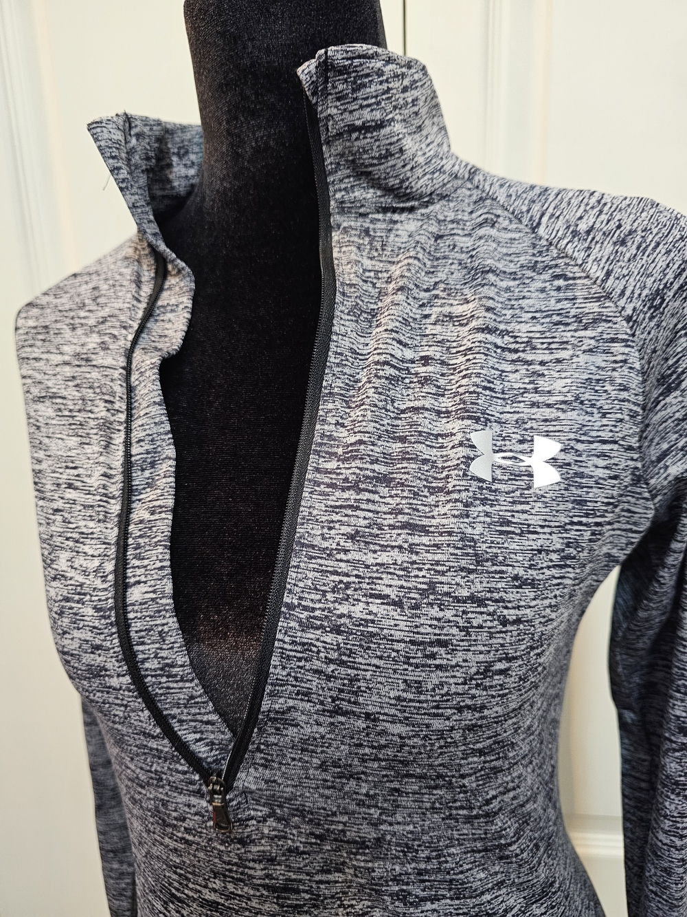 Under Armour Women’s Tech Twist Heather Gray Quarter-Zip Performance Top NWOT